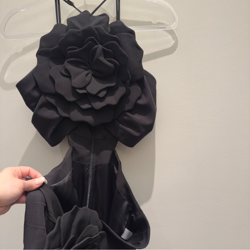 Lovers and Friends Artemis Flower Cut Out Gown in Black Size Large - Picture 2 of 15